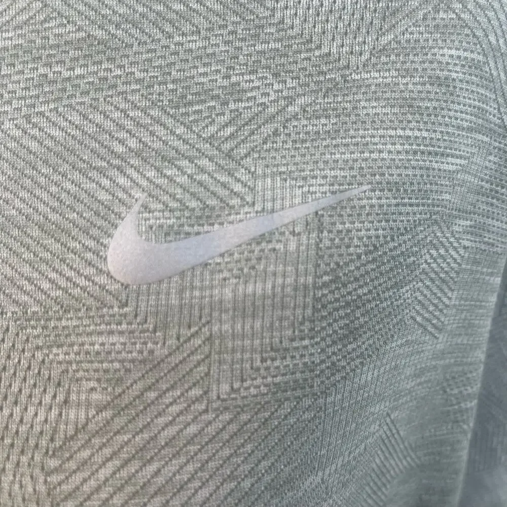 Nike Dri-Fit Shirt Women's M Green Crewneck Hi-Low Relaxed Textured Slit Logo